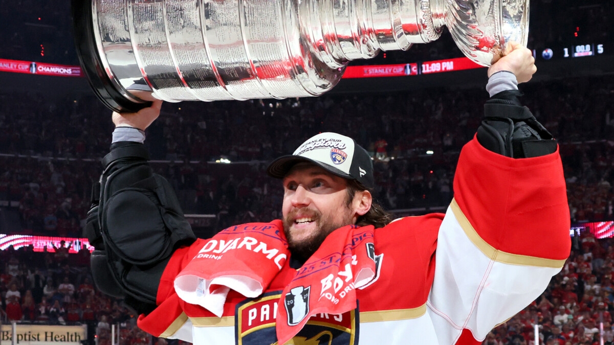 Вратарь &laquo;Флориды&raquo; Бобровский: &laquo;В идеале было бы круто привезти Кубок Стэнли в родной Новокузнецк&raquo;