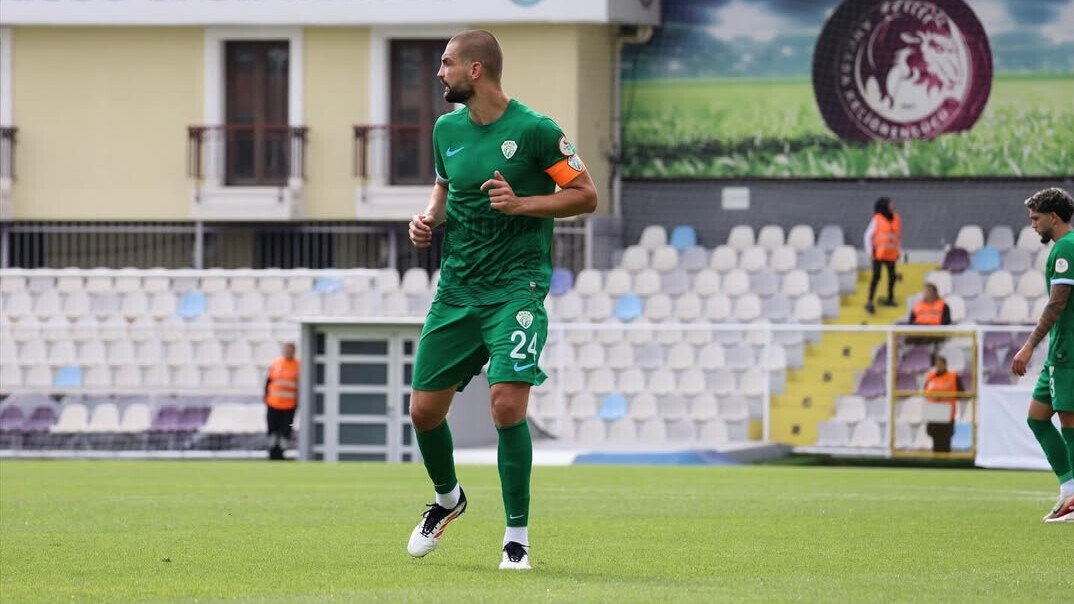 Гоцук: «Большое число русскоговорящих игроков ускорило мою адаптацию в ФК «Серик Беледиеспор» раз в пять» Гоцук: «Большое число русскоговорящих игроков ускорило мою адаптацию в ФК «Серик Беледиеспор» раз в пять»