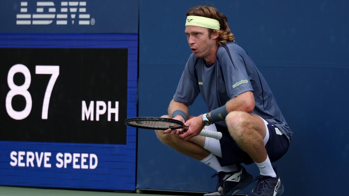 Болельщику стало плохо на матче Рублева в третьем круге US Open, игра была прервана на несколько минут