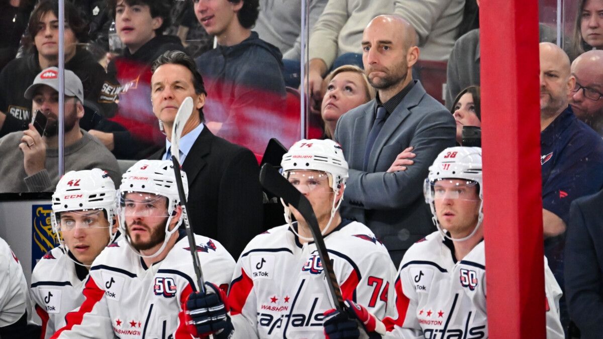 Клуб НХЛ «Вашингтон» отправил помощника главного тренера в вынужденный отпуск Клуб НХЛ «Вашингтон» отправил помощника главного тренера в вынужденный отпуск