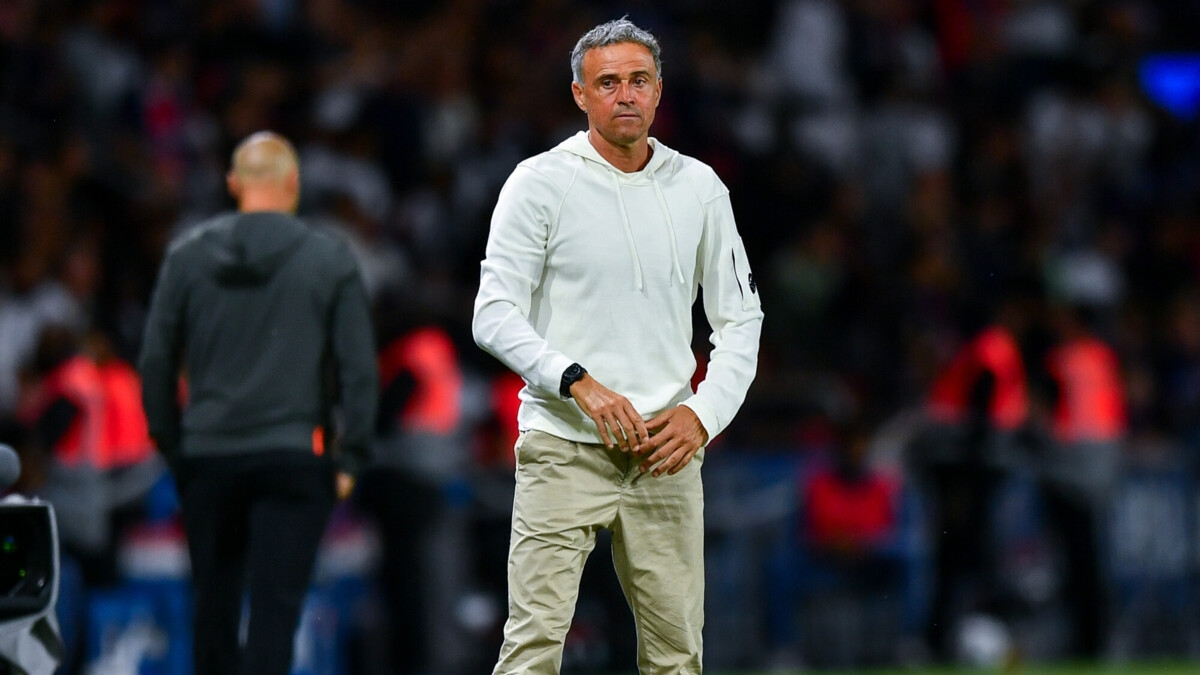 Перенесший операцию Луис Энрике сможет руководить «ПСЖ» в матче против «Ланса» — СМИ