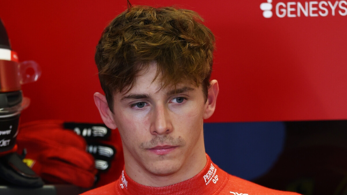 Артур Леклер заменит Хэмилтона в составе «Феррари» в первой тренировке Гран‑при Абу‑Даби