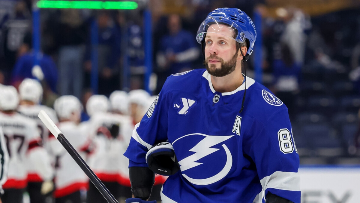 Кучеров признан первой звездой победного матча НХЛ против «Анахайма»