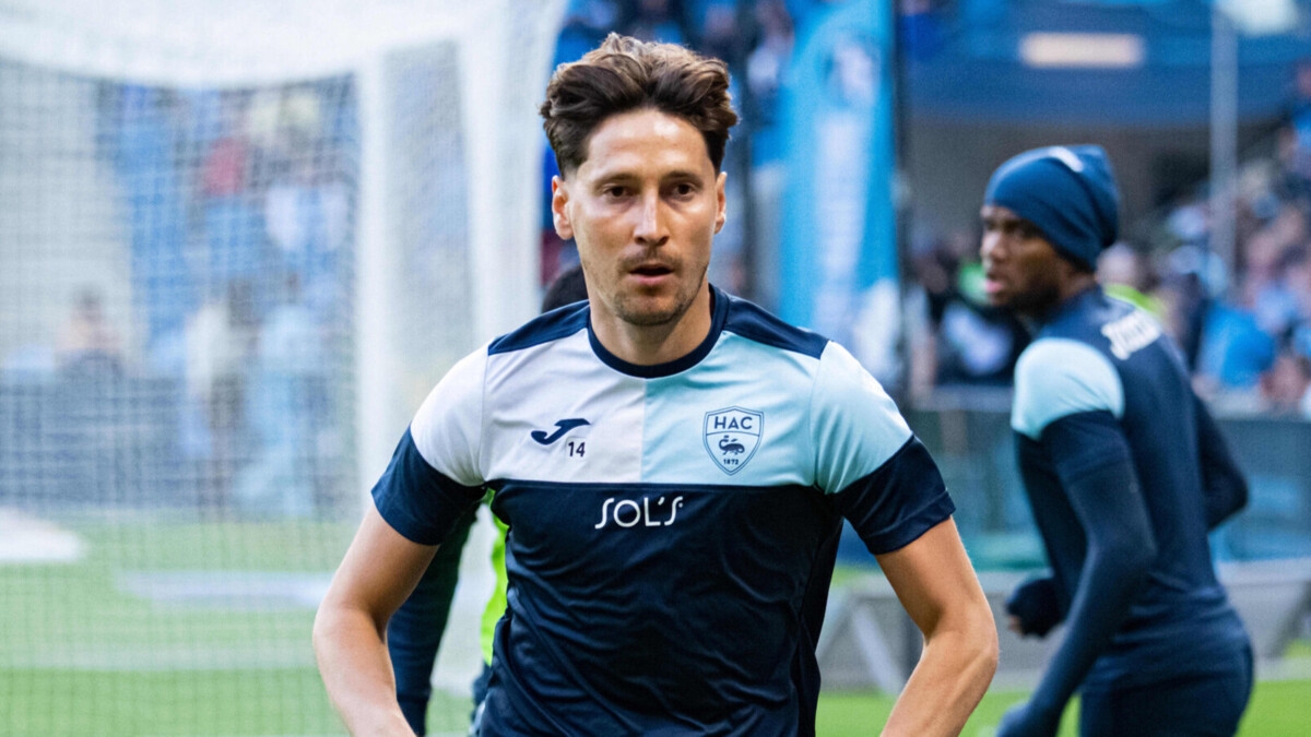 Полузащитник Кузяев ведет переговоры с несколькими клубами РПЛ — СМИ