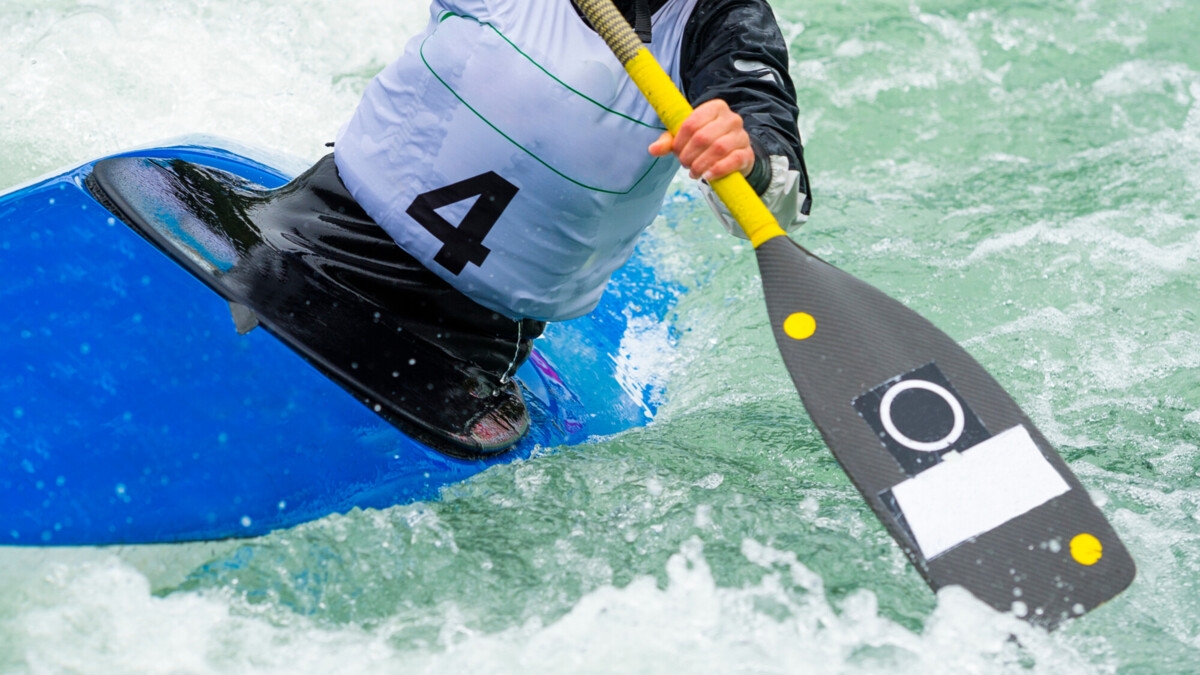 Британский каноист дисквалифицирован на два года за сексуальное видео из самолета — СМИ