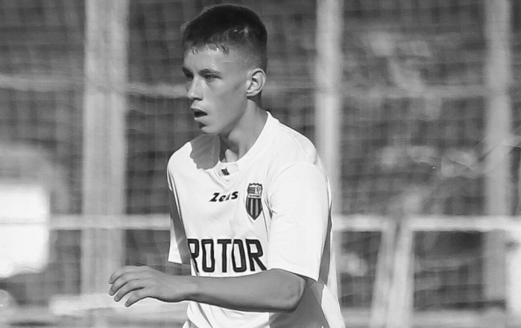 Спортивная школа «Ротор» — о смерти 16‑летнего игрока: «Трагедия произошла не на футбольном поле и не на тренировке» Спортивная школа «Ротор» — о смерти 16‑летнего игрока: «Трагедия произошла не на футбольном поле и не на тренировке»