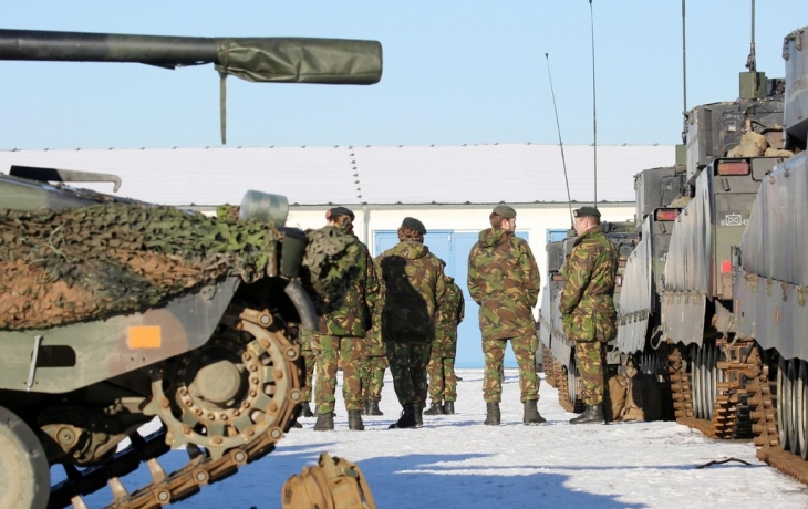 Стало известно о масштабном перемещении танков НАТО к границе с Россией