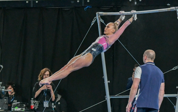 Олимпийская чемпионка Мельникова и Маринов получили нейтральный статус для участия в международных соревнованиях