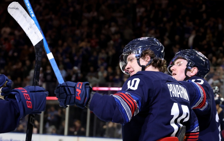 Панарин сравнялся с Капризовым по очкам в регулярном сезоне НХЛ