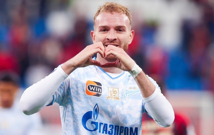 Аргентинский форвард «Зенита» Лусиано расписался со своей девушкой в Санкт‑Петербурге Аргентинский форвард «Зенита» Лусиано расписался со своей девушкой в Санкт‑Петербурге