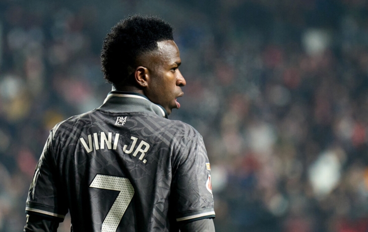 «Делаю то, что говорит клуб». Винисиус заявил, что «Реал» запретил ему посещать церемонию вручения «Золотого мяча» «Делаю то, что говорит клуб». Винисиус заявил, что «Реал» запретил ему посещать церемонию вручения «Золотого мяча»