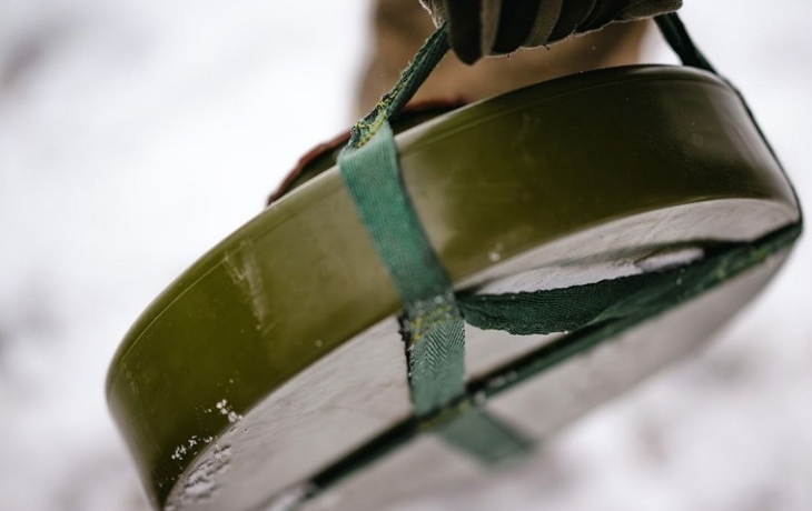 Украинский депутат заложил противотанковую мину под военкомат