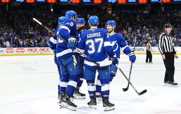 &laquo;Тампа&raquo; обыграла &laquo;Айлендерс&raquo; в матче НХЛ, Кучеров отдал передачу