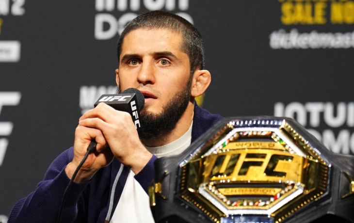 Махачев может лишиться чемпионского пояса UFC в случае отказа от боя с Топурией — СМИ
