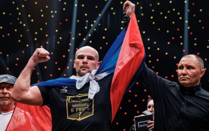 Тяжеловес Сергей Кузьмин заявил, что его следующий бой запланирован на февраль Тяжеловес Сергей Кузьмин заявил, что его следующий бой запланирован на февраль