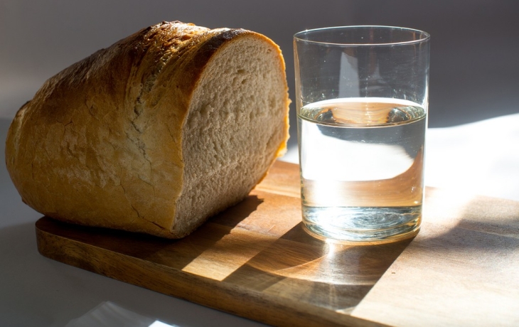 В рязанской колонии нашли неожиданные предметы в хлебе В рязанской колонии нашли неожиданные предметы в хлебе