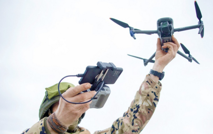 Российский FPV-дрон настучал дубинкой &laquo;Бабе-яге&raquo; в зоне СВО