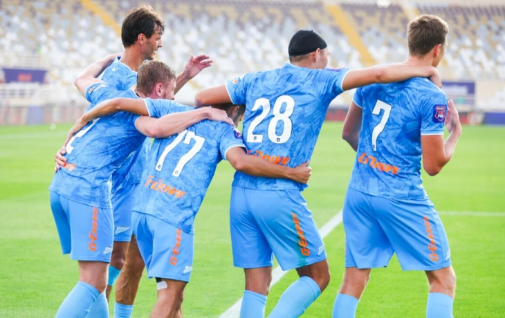 «Зенит» обыгрывает «Ростов» после первого тайма матча Зимнего кубка РПЛ «Зенит» обыгрывает «Ростов» после первого тайма матча Зимнего кубка РПЛ