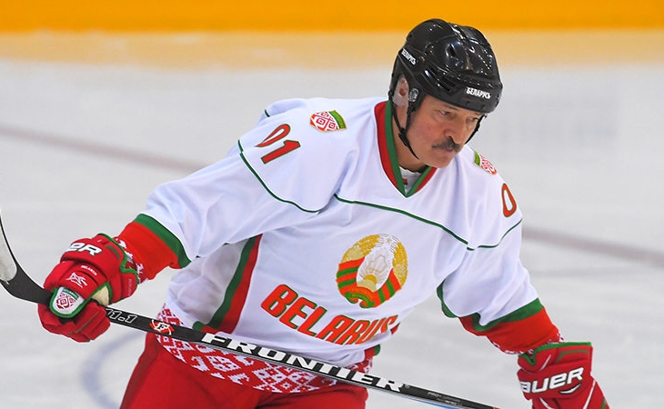 Лукашенко рассказал, как играл в одной пятерке с Уэйном Гретцки