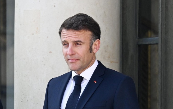 Французов призвали мобилизоваться против решения Макрона по Украине