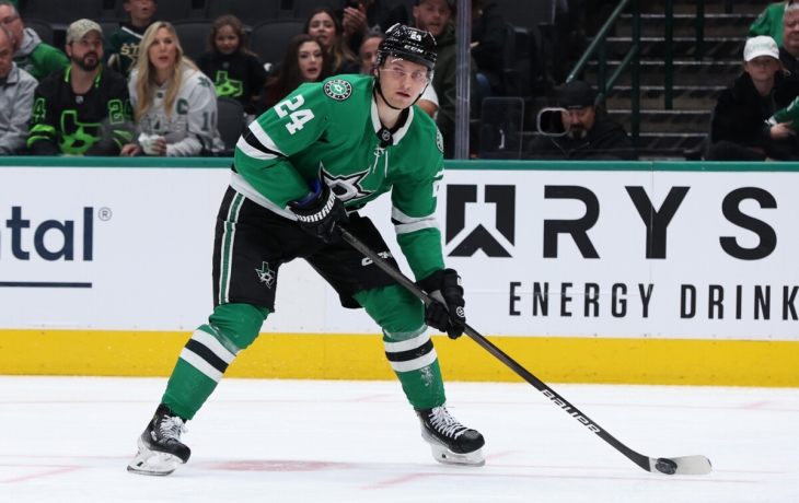 Дадонов признан третьей звездой матча против «Торонто» Дадонов признан третьей звездой матча против «Торонто»