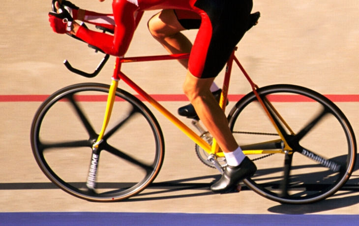 Международный союз велосипедистов запретил спортсменам повторное вдыхание оксида углерода