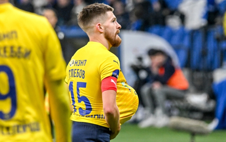 Комличенко рассказал, как на Глебове отражаются слухи об уходе из «Ростова» Комличенко рассказал, как на Глебове отражаются слухи об уходе из «Ростова»