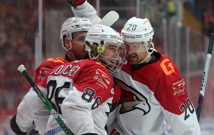 Буцаев считает, что «Авангард» будет одним из претендентов на Кубок Гагарина Буцаев считает, что «Авангард» будет одним из претендентов на Кубок Гагарина