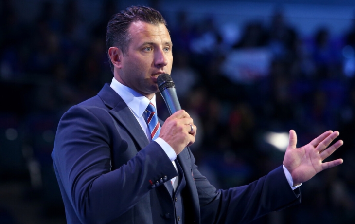 Ротенберг о том, как встретит Новый год: «Позволю себе бокальчик шампанского под речь президента Владимира Владимировича Путина» Ротенберг о том, как встретит Новый год: «Позволю себе бокальчик шампанского под речь президента Владимира Владимировича Путина»