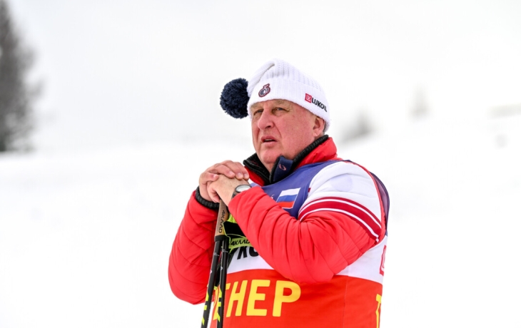 &laquo;Оливье обязательно должен быть на столе. И какой Новый год без шампанского?&raquo; &mdash; тренер сборной России по лыжным гонкам Бородавко