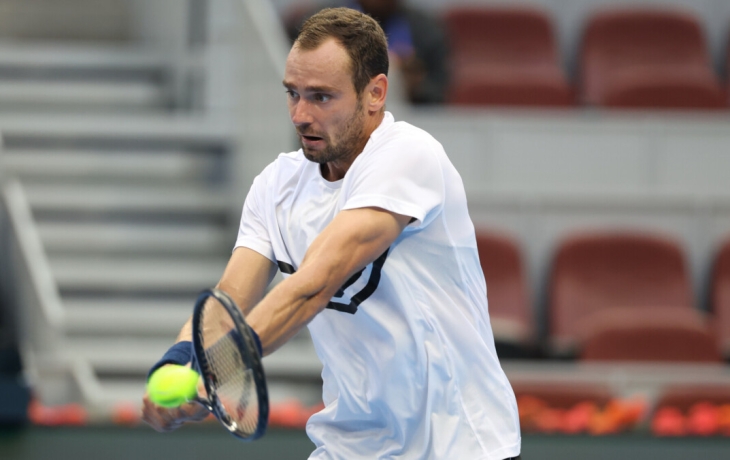 Сафиуллин не смог выйти во второй круг теннисного турнира в Аделаиде