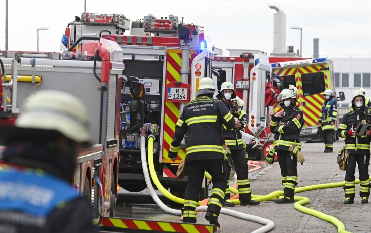 23 полицейские машины одновременно сгорели в немецком городе
