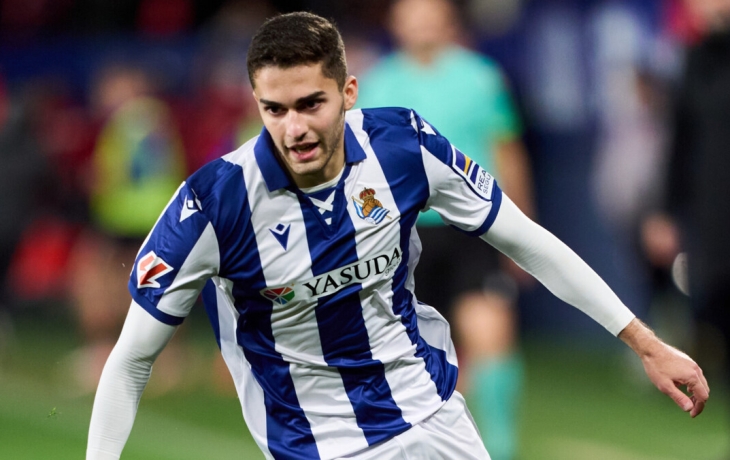 «Раз Захарян не играет в Испании, ему надо возвращаться в Россию. Иначе он там «погибнет» — Пономарев «Раз Захарян не играет в Испании, ему надо возвращаться в Россию. Иначе он там «погибнет» — Пономарев