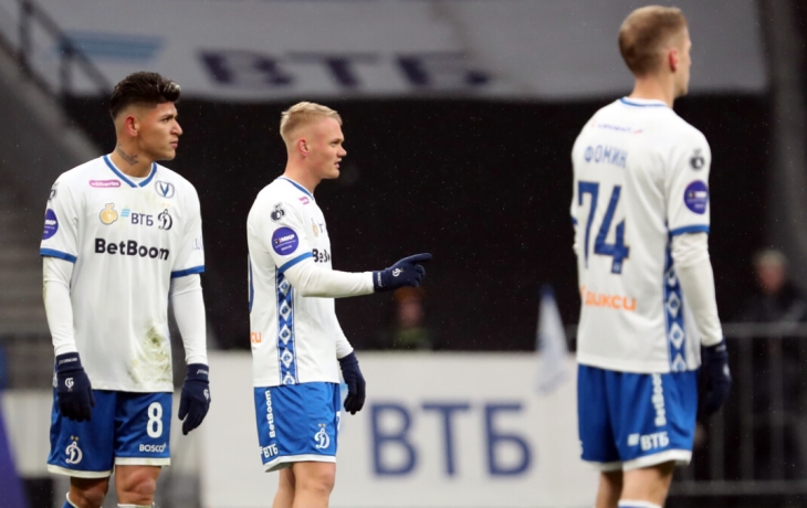 Колыванов: «Проблема «Динамо» в том, что они недостаточно аккуратно играют в обороне» Колыванов: «Проблема «Динамо» в том, что они недостаточно аккуратно играют в обороне»