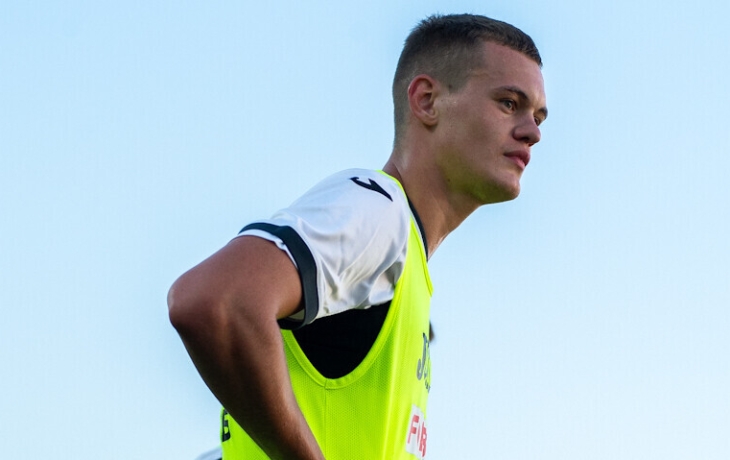 &laquo;Я эти деньги не выпрашивал&raquo;. Футболист Агапов &mdash; о критике своей зарплаты в ЦСКА