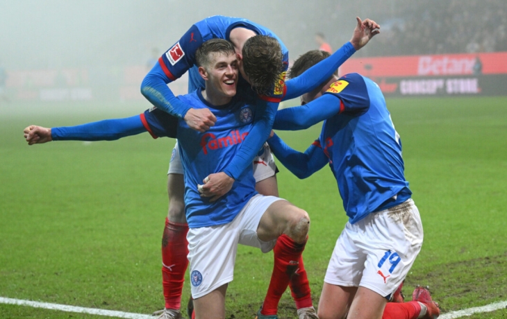 Дортмундская &laquo;Боруссия&raquo; проиграла &laquo;Хольштайну&raquo;, идущему на предпоследнем месте в бундеслиге