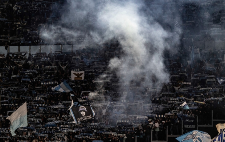 В результате столкновений с болельщиками «Лацио» и «Ромы» пострадали 13 полицейских В результате столкновений с болельщиками «Лацио» и «Ромы» пострадали 13 полицейских