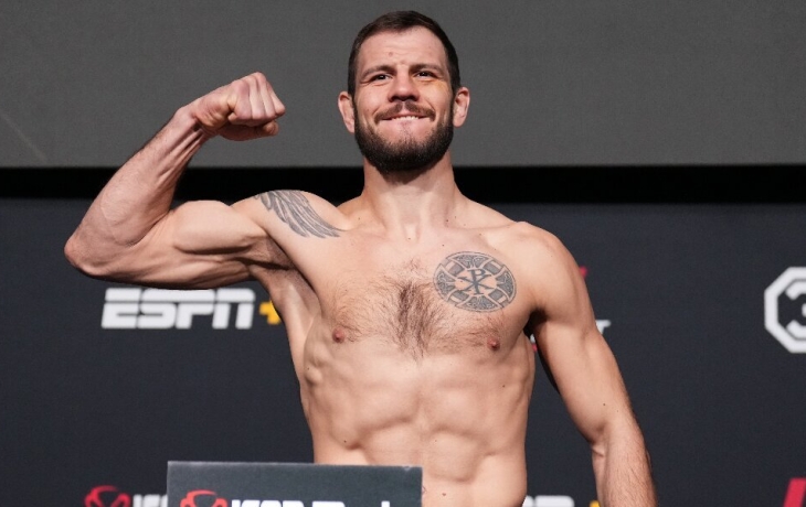 &laquo;Простой скажется, поэтому Крылов победит Рейеса только решением судей&raquo; &mdash; Рагозин