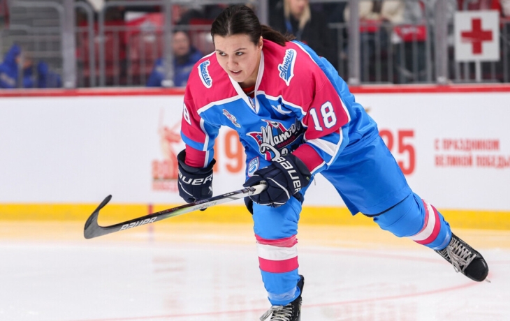 Хоккеистка Сосина: «Я хотела бы видеть в ЖХЛ побольше силовой борьбы» Хоккеистка Сосина: «Я хотела бы видеть в ЖХЛ побольше силовой борьбы»