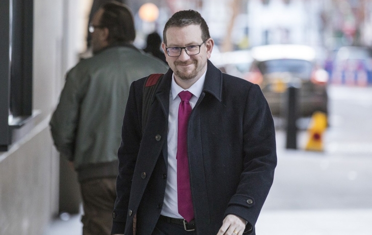 Британский министр лишился поста после своих комментариев в соцсетях Британский министр лишился поста после своих комментариев в соцсетях