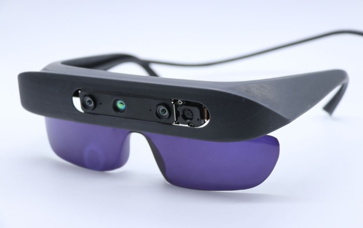 Созданы очки с искусственным интеллектом для незрячих людей