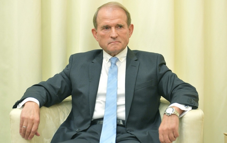 Медведчук объяснил осознанный выбор России тысячами украинцев Медведчук объяснил осознанный выбор России тысячами украинцев