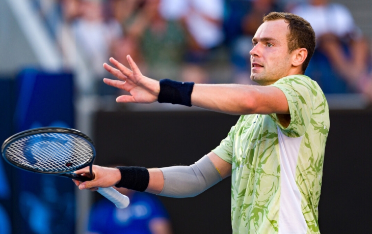 Сафиуллин не смог выйти в третий круг теннисного турнира в Индиан‑Уэллсе