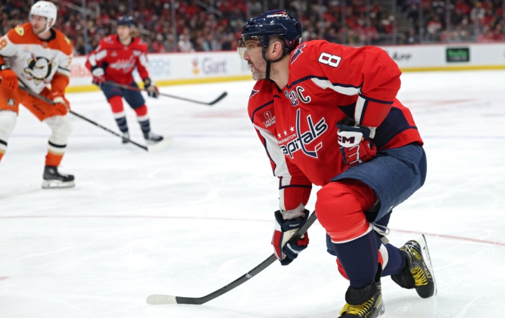 Овечкин поблагодарил юную российскую хоккеистку за подаренную клюшку Овечкин поблагодарил юную российскую хоккеистку за подаренную клюшку