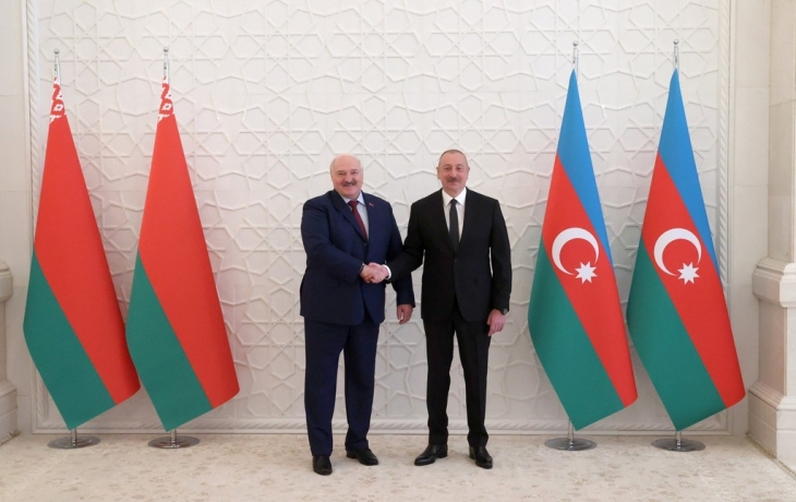 Алиев поздравил Лукашенко с победой на выборах президента Белоруссии