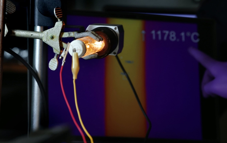 Разработана лампа накаливания, которая светит «закрученным» светом Разработана лампа накаливания, которая светит «закрученным» светом