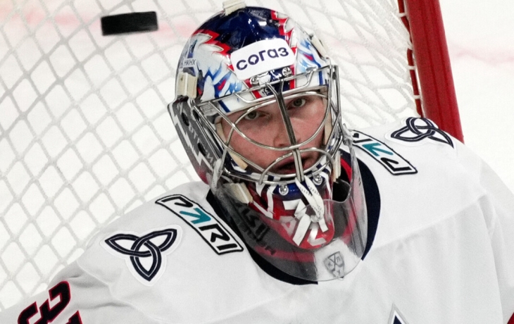 «Нефтехимик» продлил контракт с голкипером Озолиным «Нефтехимик» продлил контракт с голкипером Озолиным