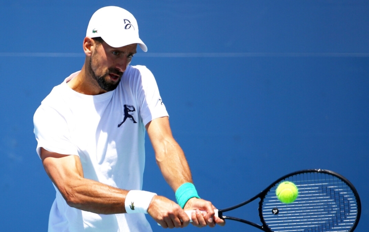Джокович выиграл отложенный матч у Корды и вышел в полуфинал теннисного тура в Майами