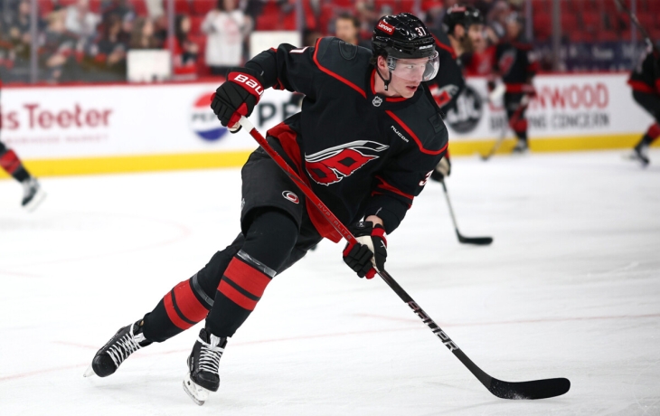 Дубль Свечникова помог &laquo;Каролине&raquo; обыграть &laquo;Рейнджерс&raquo;