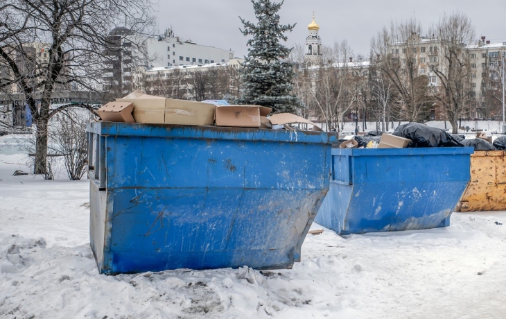 Выброшенный на помойку Porsche Macan с красным бантом кто-то «прикарманил» Выброшенный на помойку Porsche Macan с красным бантом кто-то «прикарманил»